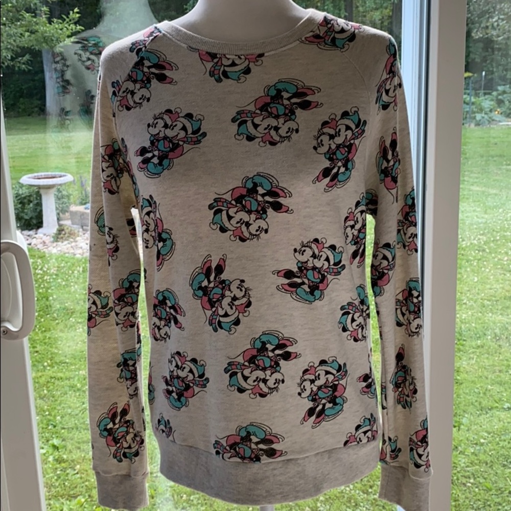 DISNEY MICKEY AND MINNEY SWEATSHIRT